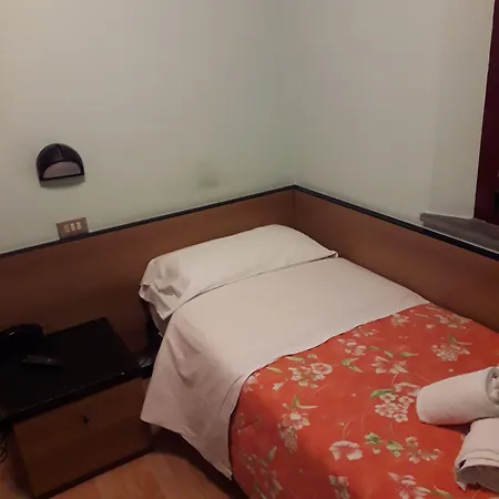 Niagara Hotel 3*