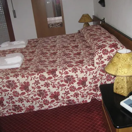 Niagara Hotel